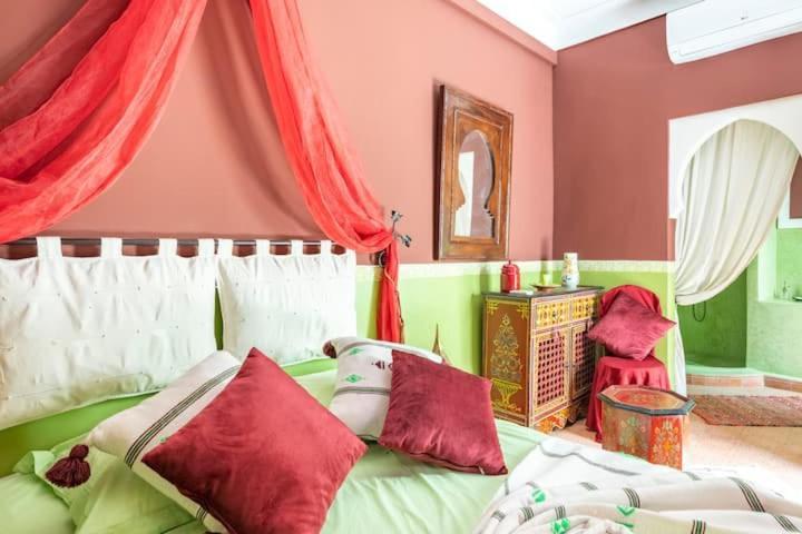 Riad Des Mile Nuits Villa Маракеш Екстериор снимка