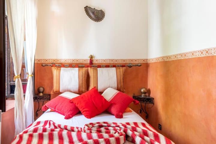 Riad Des Mile Nuits Villa Маракеш Стая снимка