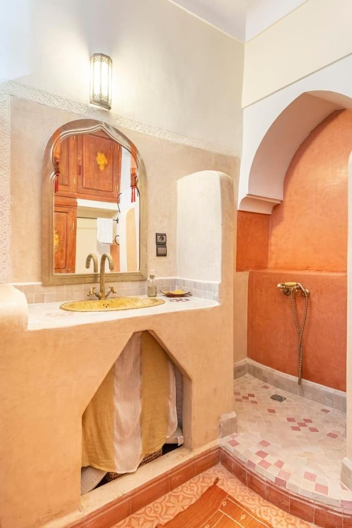 Riad Des Mile Nuits Villa Маракеш Стая снимка